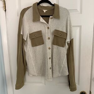 Hem & Thread Waffle Knit Collared Shirt in Tan and White